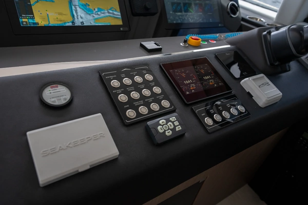 Azimut FLY 50 Yacht For Sale
