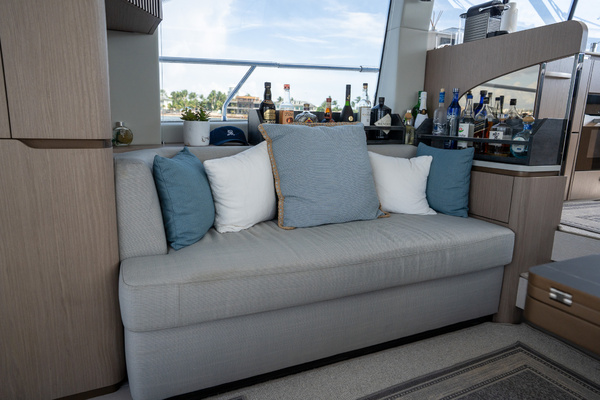 52ft Azimut Yacht For Sale