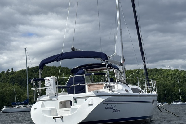 QUESTION OF BALANCE 32ft Catalina Yacht For Sale