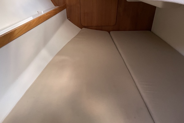 QUESTION OF BALANCE 32ft Catalina Yacht For Sale