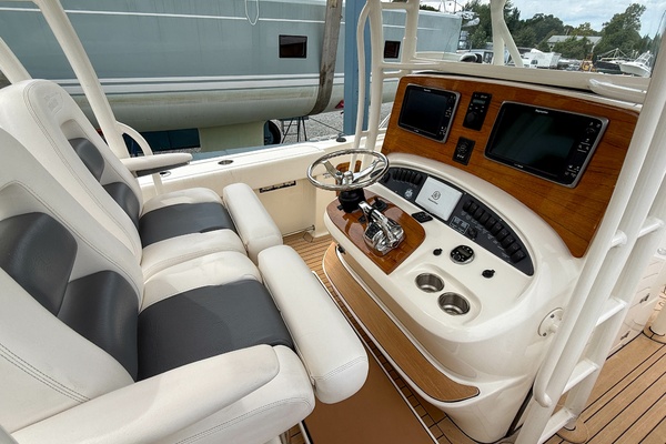 Stars  amp  Stripes 32ft Boston Whaler Yacht For Sale