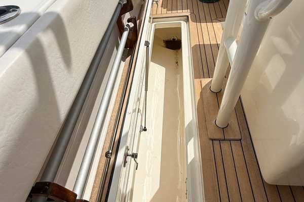Stars  amp  Stripes 32ft Boston Whaler Yacht For Sale
