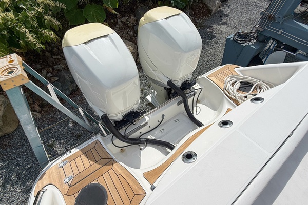 Stars  amp  Stripes 32ft Boston Whaler Yacht For Sale