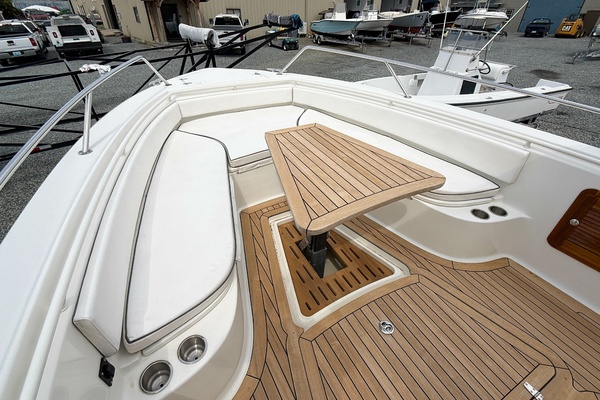 Stars  amp  Stripes 32ft Boston Whaler Yacht For Sale