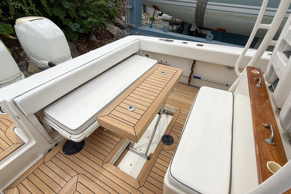 Stars  amp  Stripes 32ft Boston Whaler Yacht For Sale