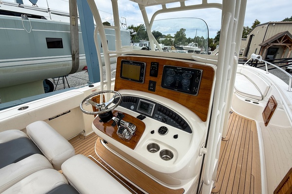 Stars  amp  Stripes 32ft Boston Whaler Yacht For Sale