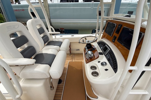 Stars  amp  Stripes 32ft Boston Whaler Yacht For Sale