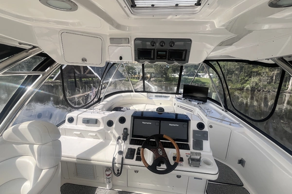 Sea Ray 58 Sedan Bridge Yacht For Sale