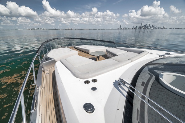 80ft Azimut Yacht For Sale