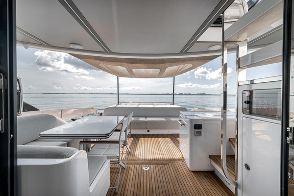 80ft Azimut Yacht For Sale