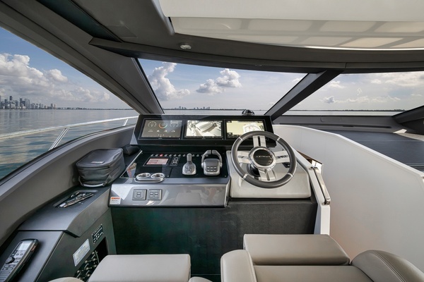 80ft Azimut Yacht For Sale