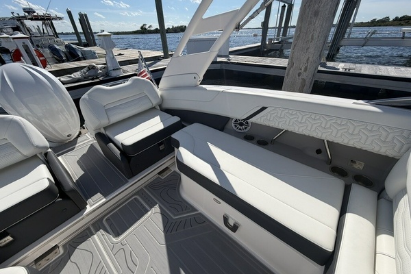 26ft Regal Yacht For Sale