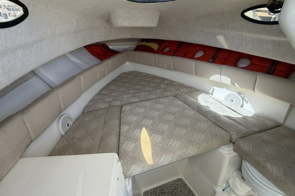 23ft Seaswirl Striper Yacht For Sale