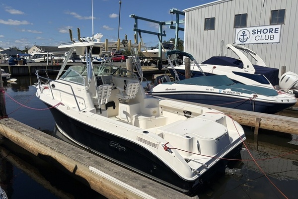 23ft Seaswirl Striper Yacht For Sale