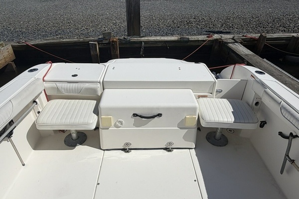 23ft Seaswirl Striper Yacht For Sale