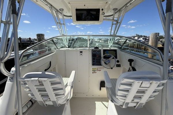 23ft Seaswirl Striper Yacht For Sale