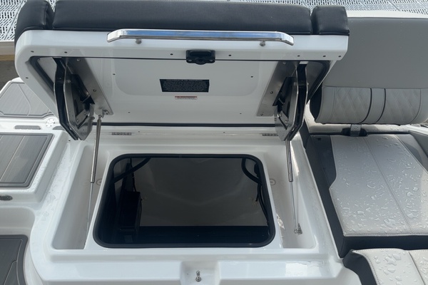 25ft Monterey Yacht For Sale