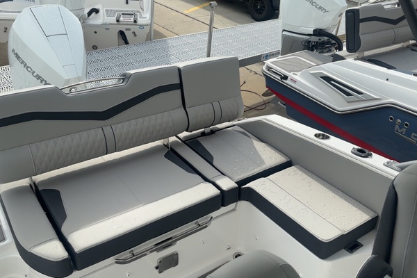 25ft Monterey Yacht For Sale
