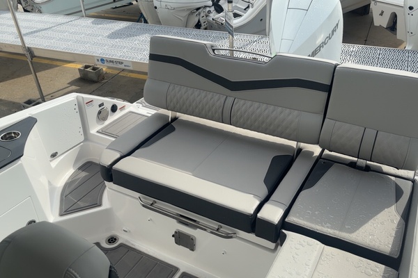 25ft Monterey Yacht For Sale