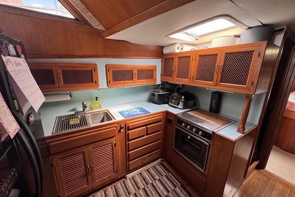 Severance Package 48ft Ricker Yacht For Sale