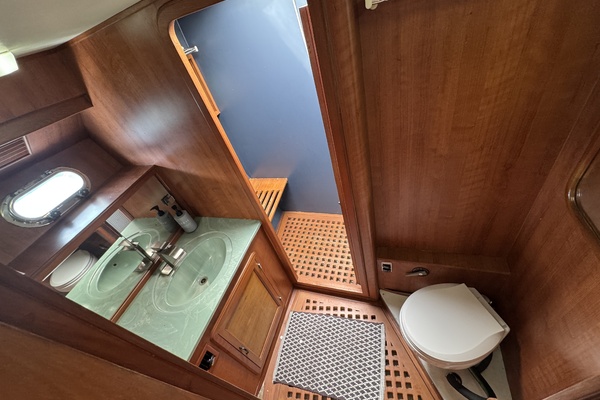 Severance Package 48ft Ricker Yacht For Sale
