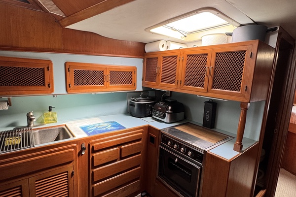 Severance Package 48ft Ricker Yacht For Sale