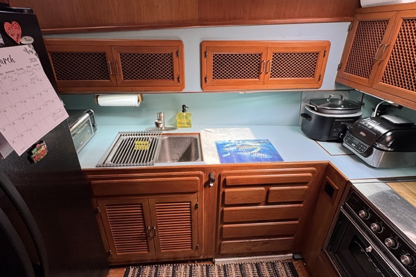 Severance Package 48ft Ricker Yacht For Sale