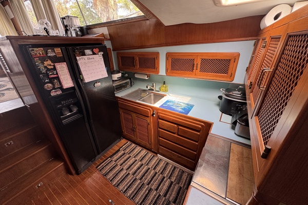 Severance Package 48ft Ricker Yacht For Sale