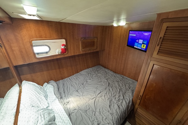 Severance Package 48ft Ricker Yacht For Sale