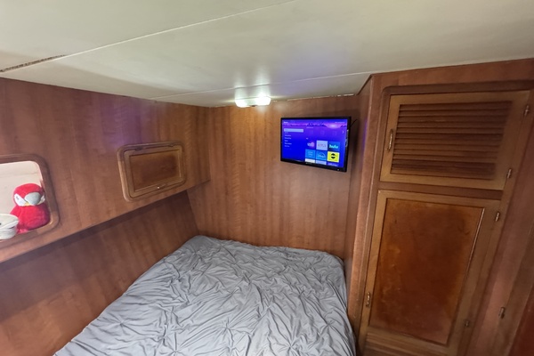 Severance Package 48ft Ricker Yacht For Sale