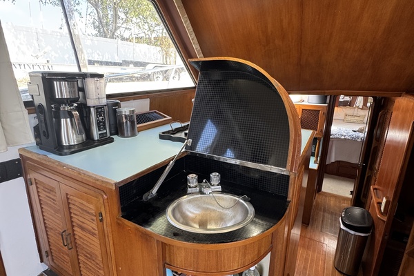Severance Package 48ft Ricker Yacht For Sale