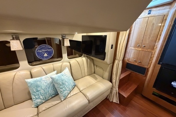 Salon aft sofa bed