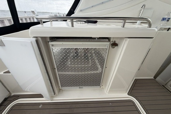 Cockpit fridge