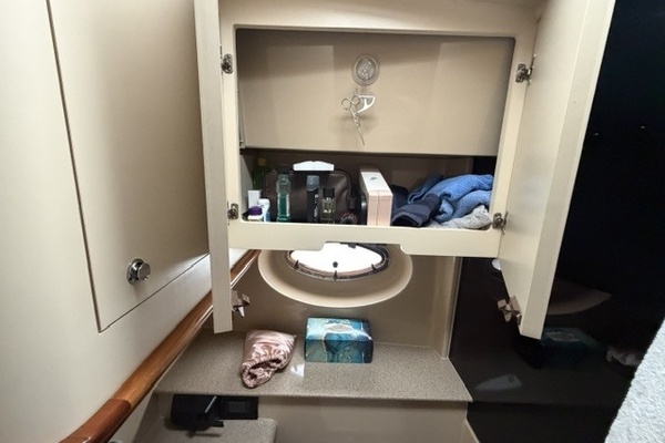 Bathroom cabinet