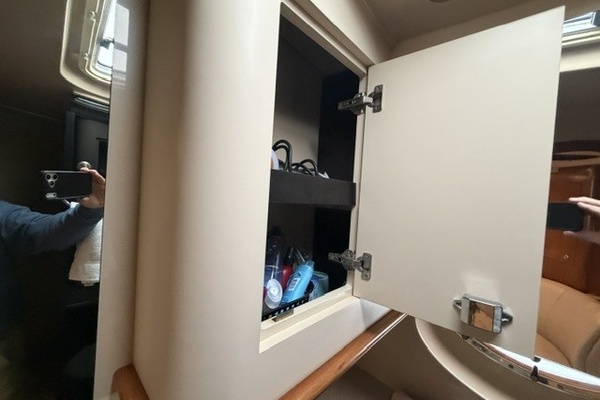 Bathroom cabinet