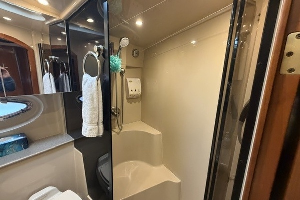 Bathroom stall shower