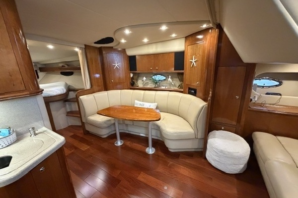 Salon looking stbd