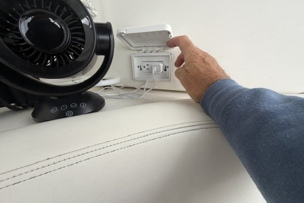 Cockpit 110V receptacle