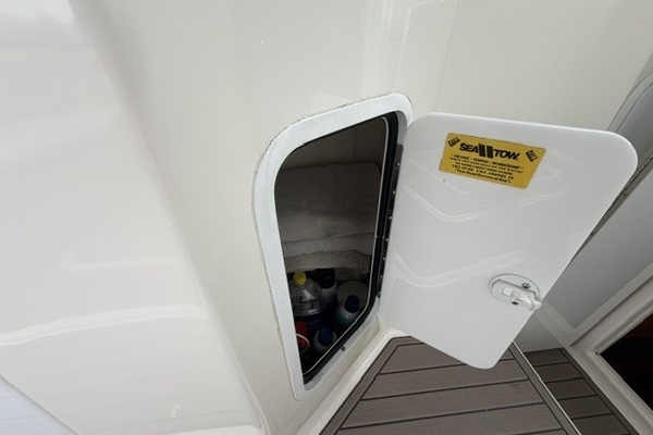 Cockpit storage locker
