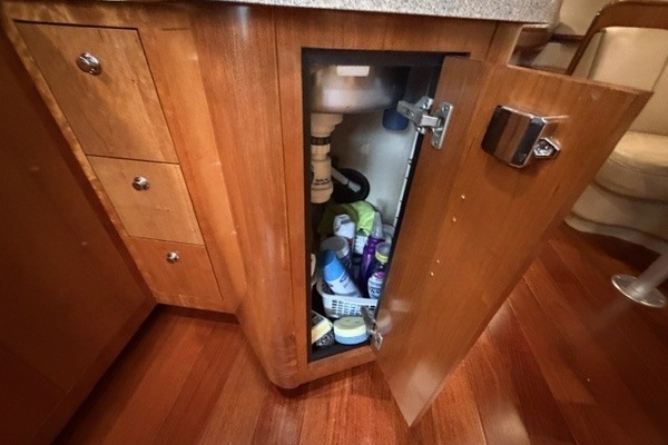 Galley storage