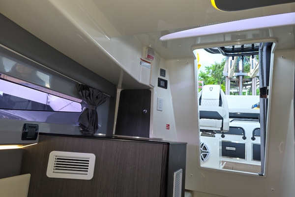 33ft Navan Yacht For Sale