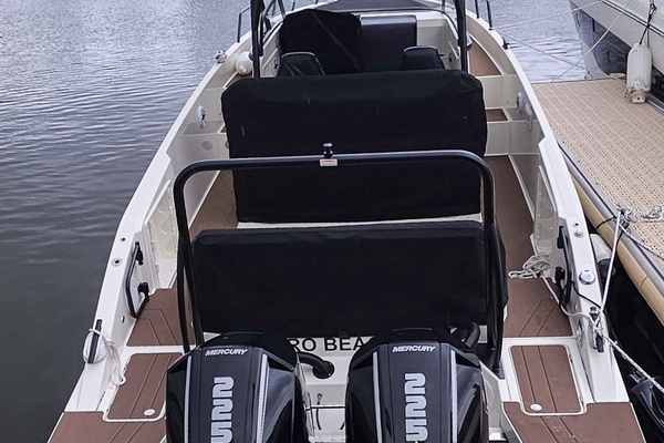 33ft Navan Yacht For Sale
