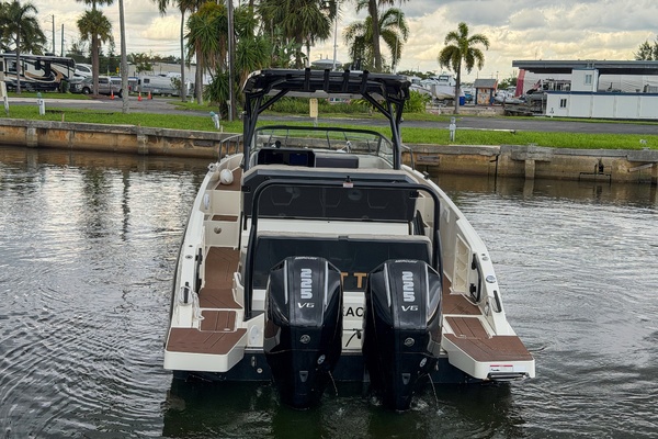 33ft Navan Yacht For Sale