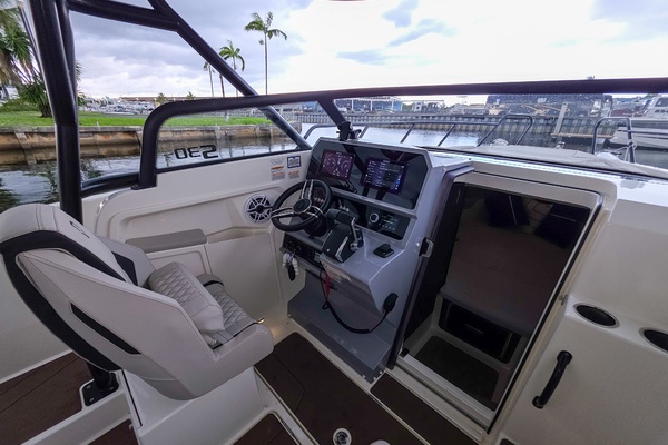 33ft Navan Yacht For Sale