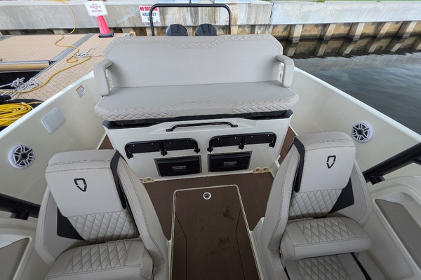 33ft Navan Yacht For Sale