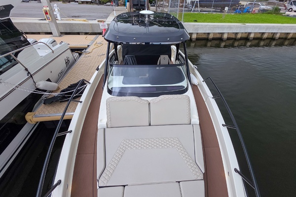 33ft Navan Yacht For Sale