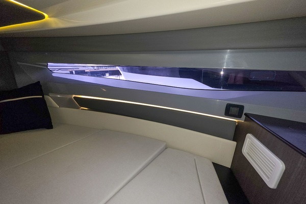 33ft Navan Yacht For Sale