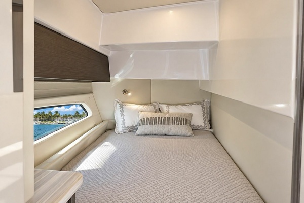 47ft Intrepid Yacht For Sale