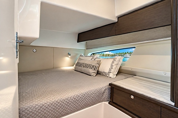 47ft Intrepid Yacht For Sale