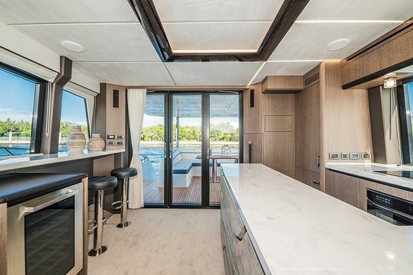 72ft Galeon Yacht For Sale
